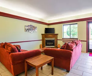Photo 5 - Econo Lodge Inn & Suites