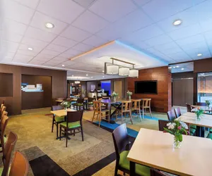 Photo 3 - Fairfield by Marriott Inn & Suites Uncasville Mohegan Sun Area