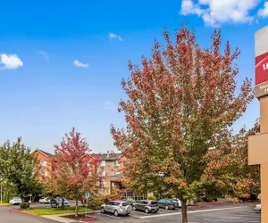 Photo 2 - Best Western Plus Vancouver Mall Dr. Hotel & Suites