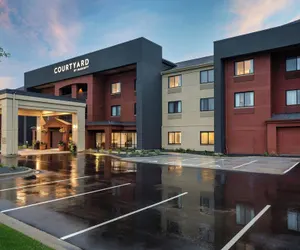 Photo 2 - Courtyard Minneapolis St. Paul/Roseville by Marriott