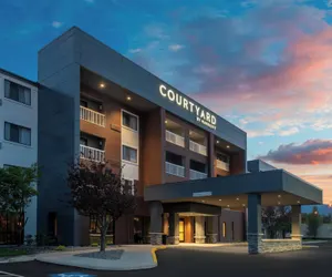 Photo 2 - Courtyard by Marriott Reno