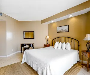 Photo 5 - Surfside Resort