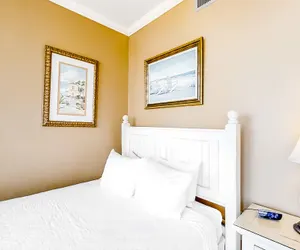 Photo 4 - Surfside Resort