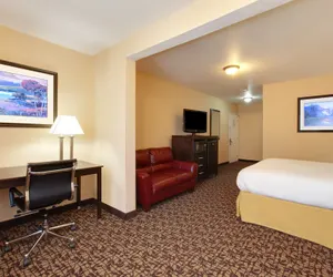 Photo 3 - Holiday Inn Express Oakdale, an IHG Hotel