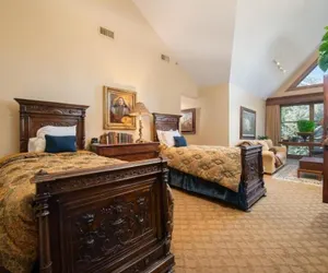 Photo 4 - Snake River Lodge - Amenities at Sister Property