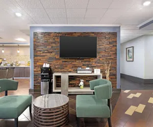 Photo 4 - Best Western Plus Savannah Airport Inn & Suites