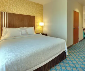 Photo 5 - Fairfield Inn & Suites by Marriott San Francisco Airport