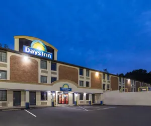 Photo 2 - Days Inn by Wyndham Dumfries Quantico