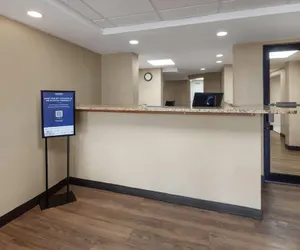 Photo 3 - Days Inn by Wyndham Dumfries Quantico