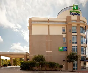 Photo 2 - Holiday Inn Express San Antonio Rivercenter Area, an IHG Hotel