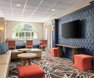 Photo 4 - Hampton Inn & Suites Newport/Middletown