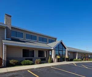 Photo 2 - AmericInn by Wyndham Hartford WI