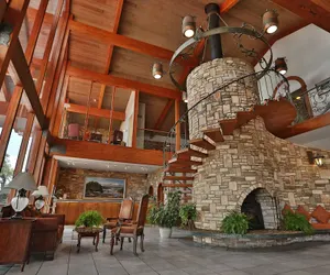 Photo 2 - The Inn Of The Hills