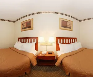 Photo 3 - Crescent Hotel