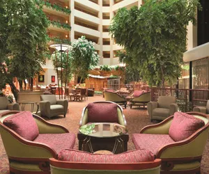 Photo 5 - Embassy Suites by Hilton Hot Springs Hotel & Spa