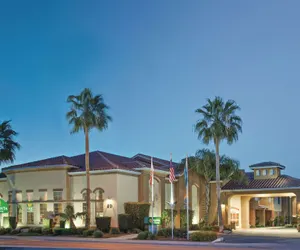 Photo 2 - La Quinta Inn & Suites by Wyndham Los Banos