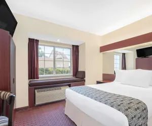 Photo 5 - Microtel Inn & Suites by Wyndham Hamburg