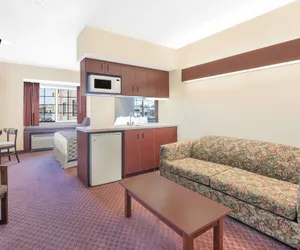 Photo 4 - Microtel Inn & Suites by Wyndham Hamburg