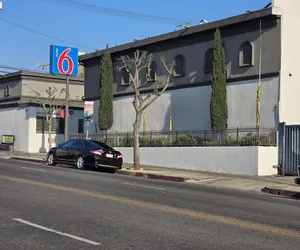 Photo 2 - Motel 6 Los Angeles, CA - Downtown