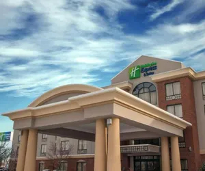Photo 2 - Holiday Inn Express Hotel & Suites Buffalo-Airport by IHG