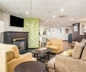 Photo 4 - Sleep Inn & Suites Jacksonville near Camp Lejeune