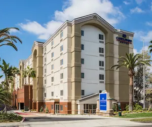 Photo 2 - Candlewood Suites Anaheim - Resort Area, an IHG Hotel