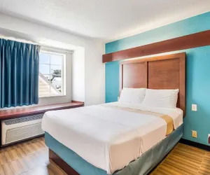 Photo 3 - Golden Isles Inn & Suites Brunswick South