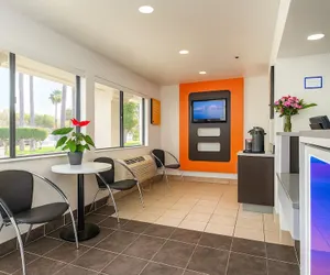 Photo 5 - Motel 6 Carlsbad, CA Beach