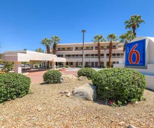 Photo 2 - Motel 6 Palm Springs, CA - Downtown