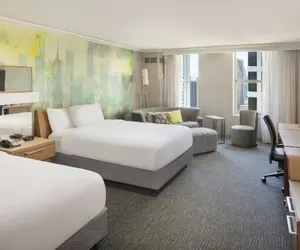 Photo 2 - Courtyard by Marriott Chicago Magnificent Mile