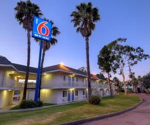 Photo 2 - Motel 6 San Diego, CA - North