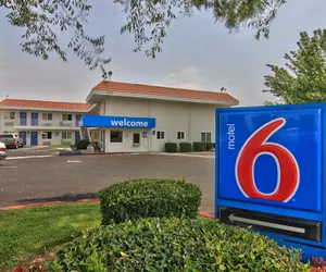 Photo 2 - Motel 6 Sacramento, CA - North