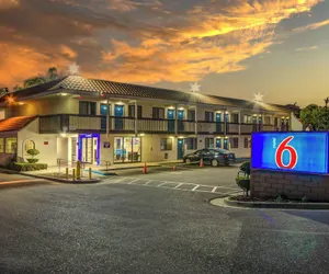 Photo 2 - Motel 6 Lompoc, CA