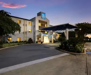 Photo 2 - Motel 6 Orlando, FL - International Dr