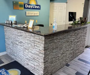 Photo 2 - Days Inn by Wyndham West Branch Iowa City Area