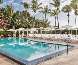 Photo 2 - Hilton Bentley Miami/South Beach