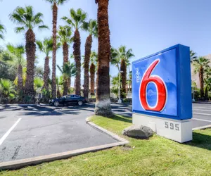 Photo 2 - Motel 6 Palm Springs, CA - East - Palm Canyon