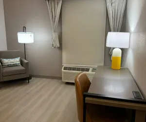 Photo 4 - Halsted Inn and Suites Harvey - Chicago Southland