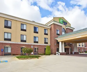 Photo 2 - Holiday Inn Express Hotel & Suites Goshen, an IHG Hotel