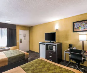 Photo 5 - Econo Lodge Hesperia - Victorville I-15