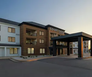 Photo 2 - Courtyard by Marriott Kokomo