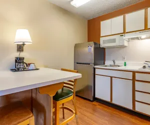 Photo 2 - Suburban Studios Albuquerque Uptown