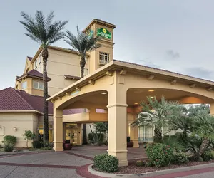 Photo 2 - La Quinta Inn & Suites by Wyndham Phoenix Mesa West