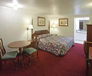 Photo 4 - Americas Best Value Inn Lansing