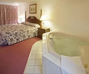 Photo 3 - Americas Best Value Inn Lansing