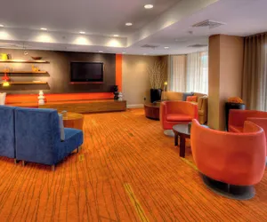 Photo 3 - Courtyard by Marriott Burlington