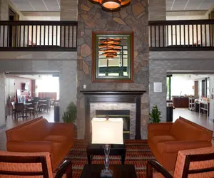 Photo 5 - Hampton Inn & Suites Flagstaff