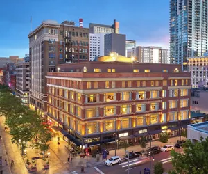 Photo 2 - Courtyard by Marriott Denver Downtown