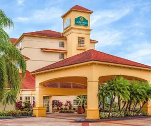 Photo 2 - La Quinta Inn & Suites by Wyndham Lakeland West