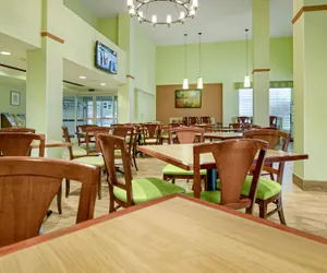 Photo 5 - Galleria Palms Hotel